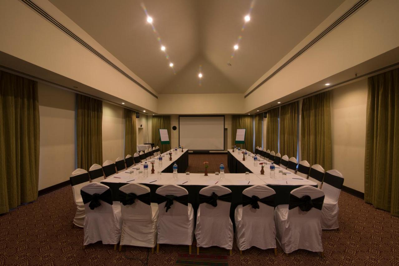 Gokarna Forest Resort Катманду Экстерьер фото