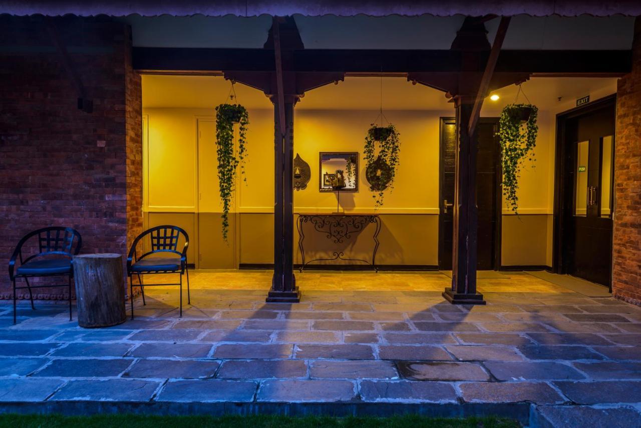 Gokarna Forest Resort Катманду Экстерьер фото